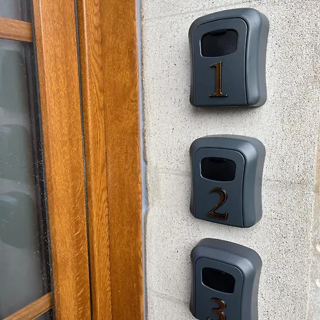 D'hotes Le Plessis Bed & Breakfast