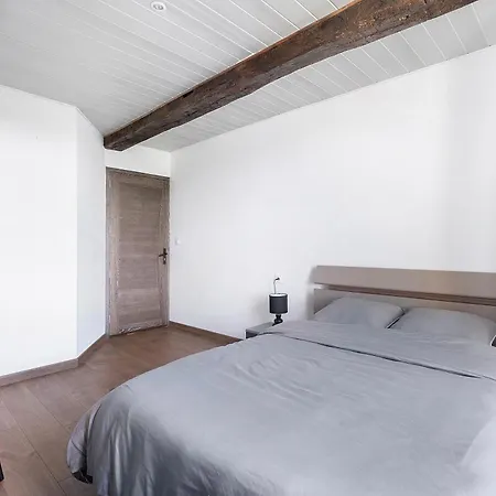 D'hotes Le Plessis Bed & Breakfast 3*