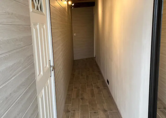 D'hotes Le Plessis Bed & Breakfast 3*